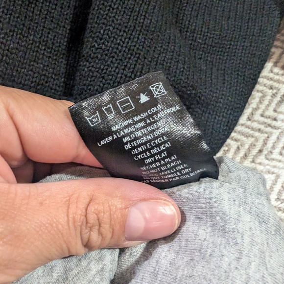 Volcom Vintage Black Knit Cardigan with Logo - Picture 4 of 9